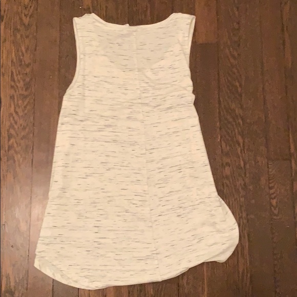 White tank top - Picture 2 of 3
